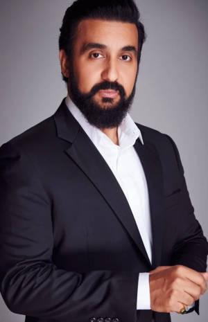 Raj kundra Image.png