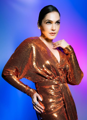 Isha Koppikar.png